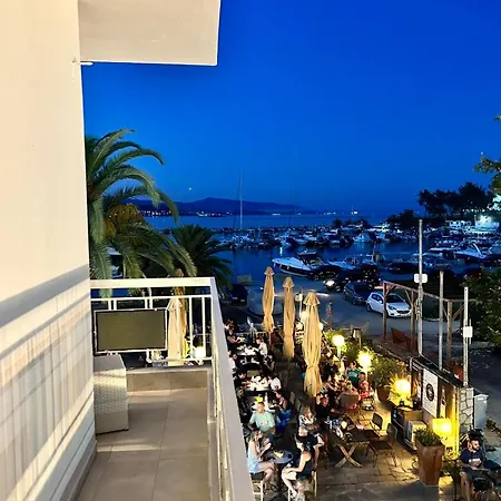 La Esquina * Nea Iraklitsa