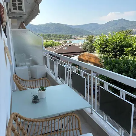 La Esquina Apartment Nea Iraklitsa